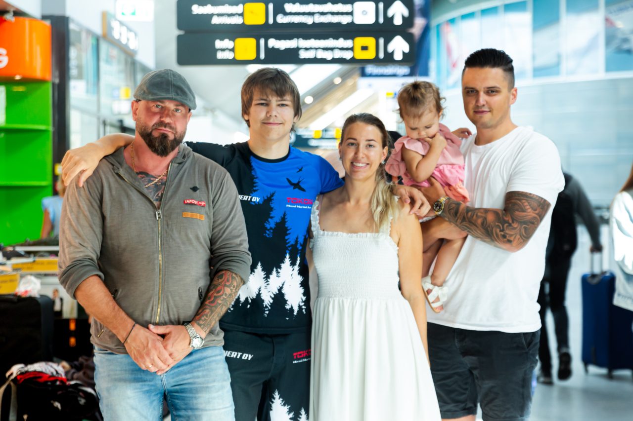 FOTOD I German Gildemanni õde Jessica Reek: Germani puhul on võtmesõna tasakaalukus Artur Gildemann, German Gildemann, Jessica ja Kristjan-Artur tütrega Foto GoodFight Jane Vogt 1