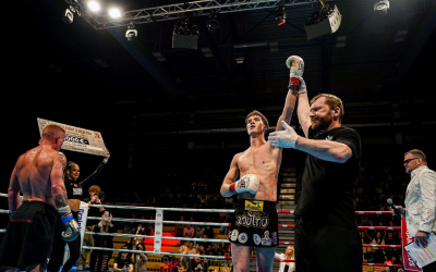 Eesti taipoksi täht Dmitry Salamatin teeb debüüdi Evecon Raju MMA puuris