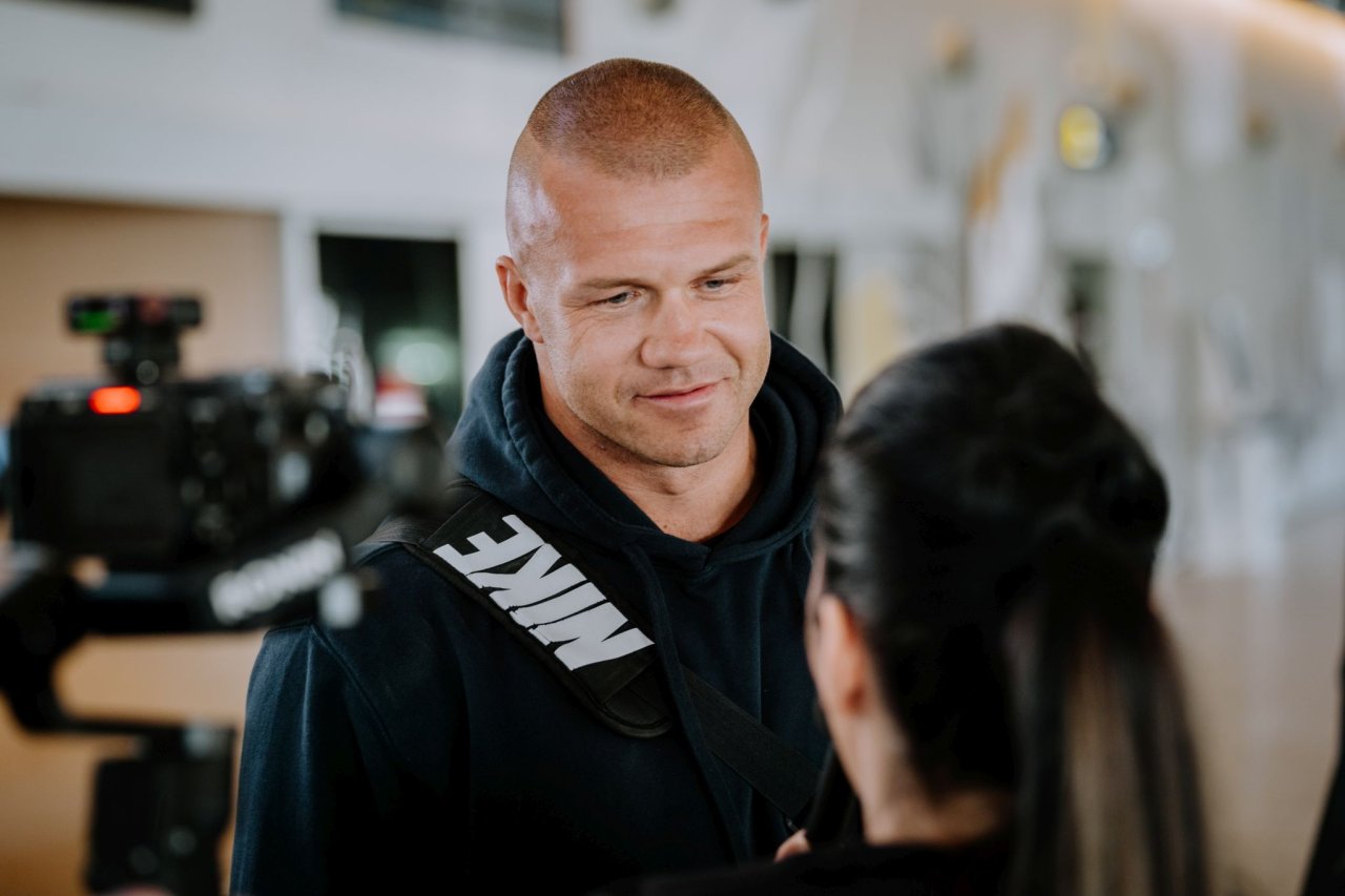 Uku Jürjendal vastuvõtt Tallinna Lennujaamas (Foto Joosep Ints) 046