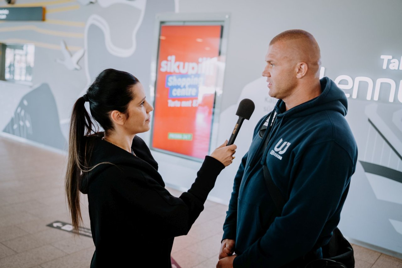 “KUI HAKKAD KUSTUMA, PANED GAASI PÕHJA”: Mida õppis Uku Jürjendal Tyson Furylt? Uku Jürjendal vastuvõtt Tallinna Lennujaamas (Foto Joosep Ints) 056