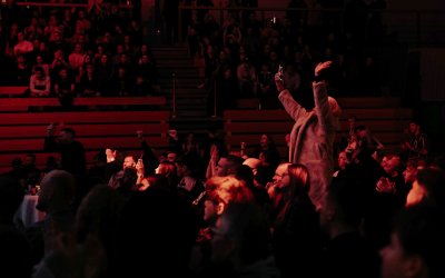 Püüpüsti täis Pärnu Spordihall – The Clash 3 pani fännid möllama ja seinad värisema